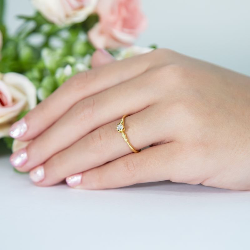 ANEL INFANTIL SOLITÁRIO DE ZIRCONIA BANHADO EM OURO