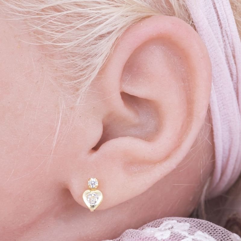 BRINCO BEBÊ PEDRA E CORAÇÃOZINHO CRAVEJADO BANHADO EM OURO
