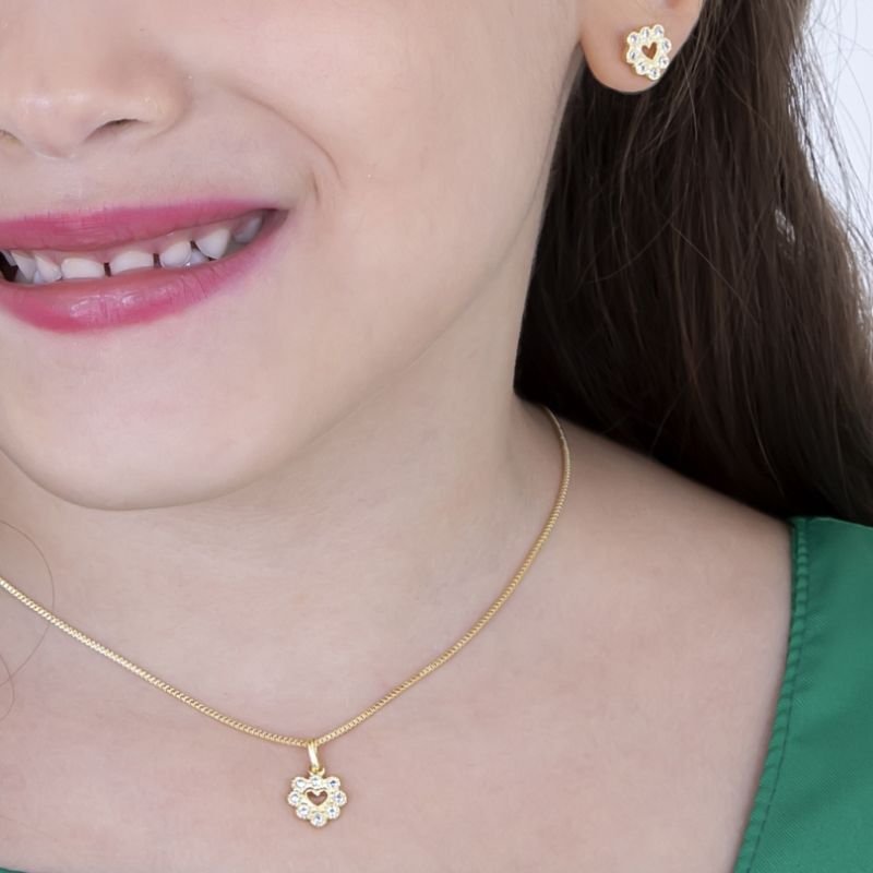 CONJUNTO INFANTIL BRINCO E COLAR CORAÇÃO CRAVEJADO BANHADO A OURO