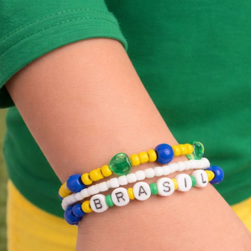 CONJUNTO INFANTIL COPA BRASIL – TRIO DE PULSEIRAS E PRESILHAS DE CABELO COM LAÇO